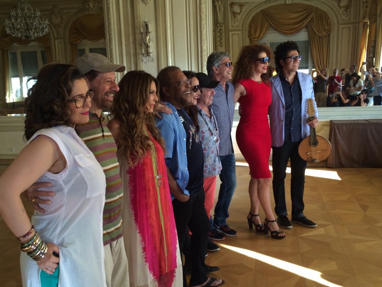 Recebendo a imprensa em Montreux: Maria Rita, João Bosco, Elba Ramalho, Martinho da Vila, Ana Carolina, Marco Mazzola, Ivan Lins, Vanessa da Mata e Hamilton de Holanda